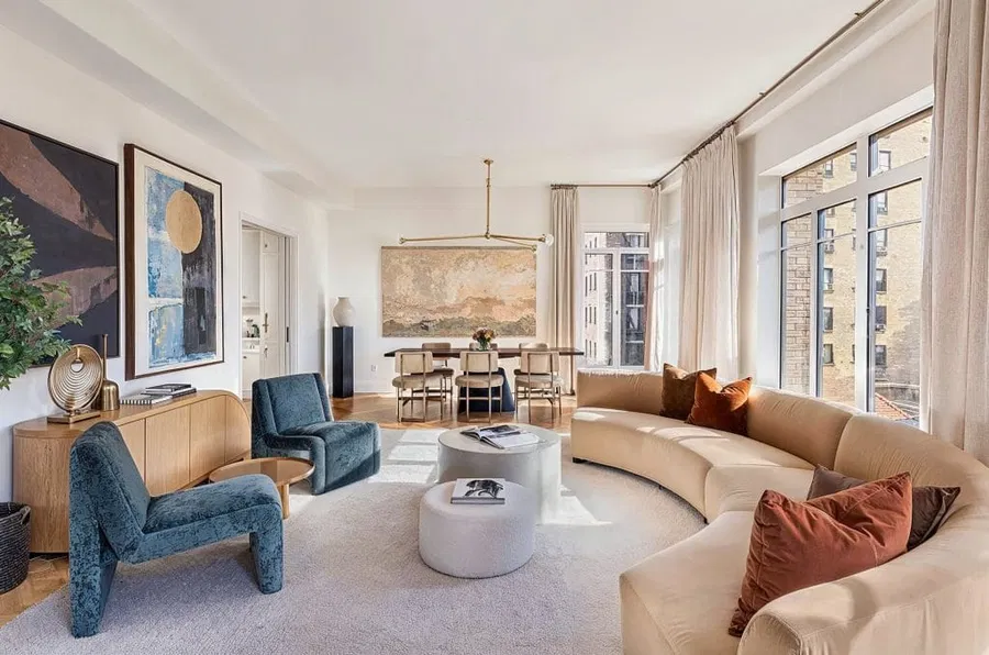 Contemporary-trendy-living-room-interior-design-styles-by-Decorilla-designer-Leanna-