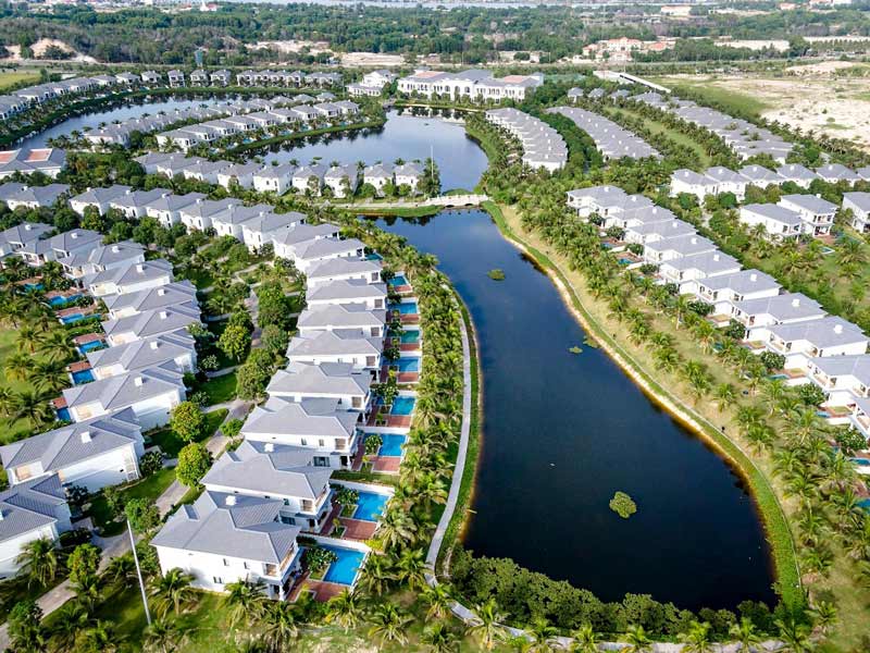 Luxury Pools