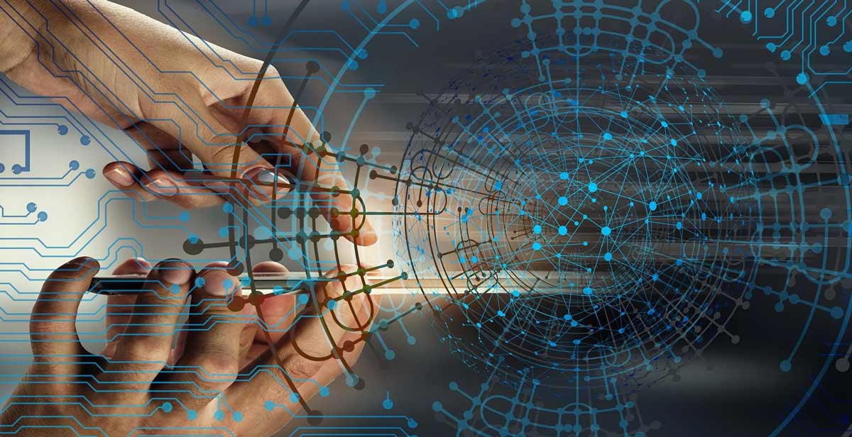 Introduction-The-Intersection-of-IoT-and-AI-Enhancing-Smart-Home-Experiences-DM-smartphone